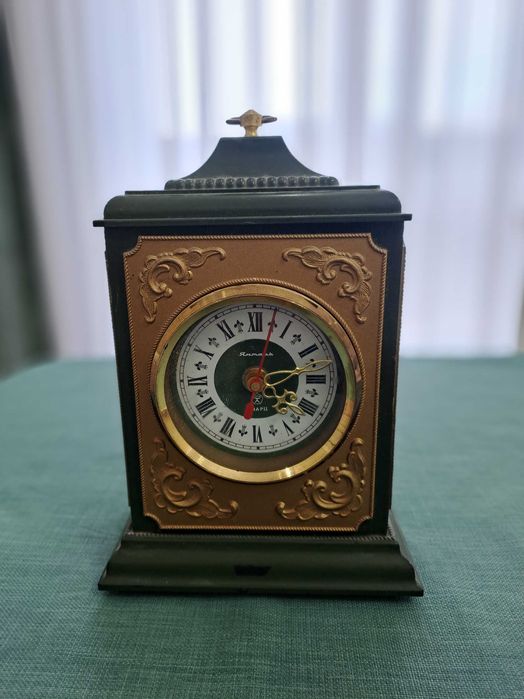 Часы советские Слава, Весна  , Янтарь