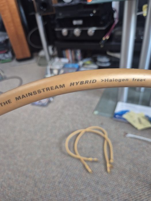 Van den Hul The Mainsstream Hybrid cablu curent High End