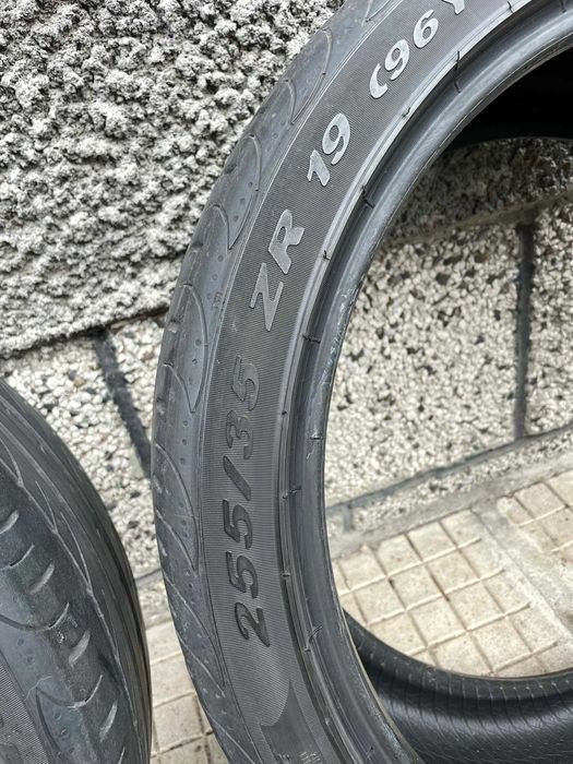 Продавам 4бр летни гуми Pirelli 255/35/19'' DOT21