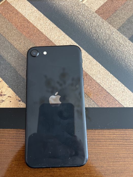 Iphone se2 запазен