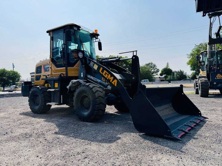 Фронтальный погрузчик Lugong LM930 1 куб