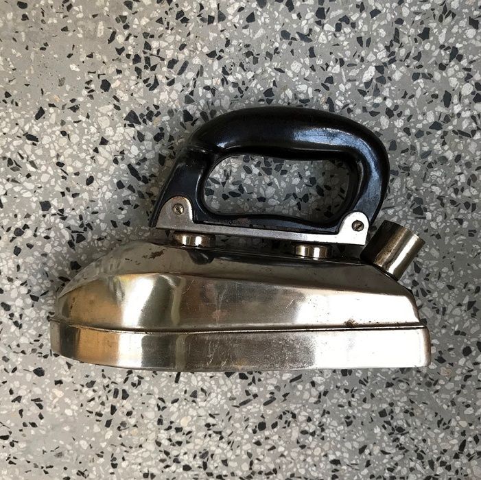 Българска електрическа ютия, модел “Ракета”