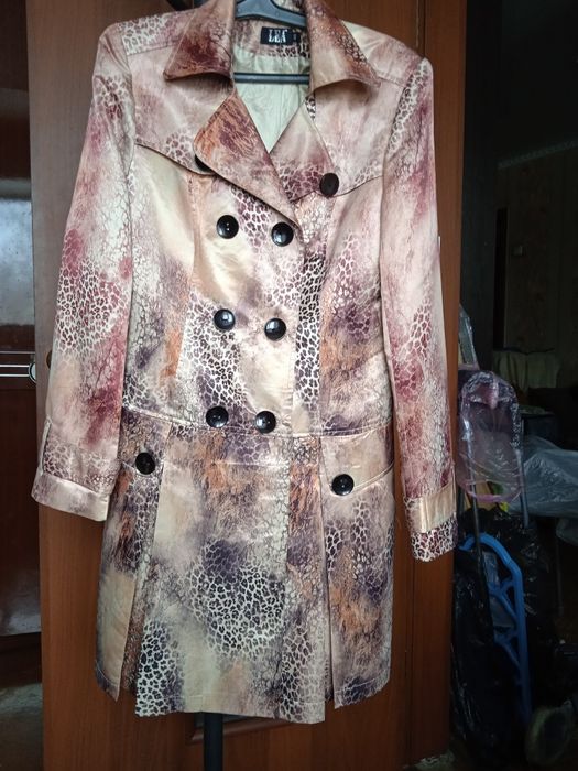 Новый женский тренч 46размер