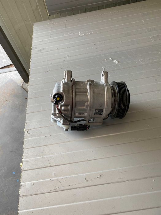 Compresor clima BMW Seria 1 F40