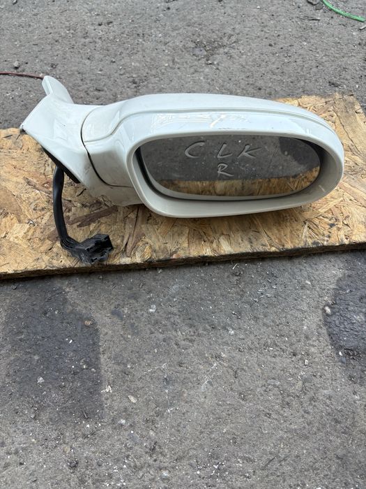 Огледало дясно Mercedes CLK 2007год.