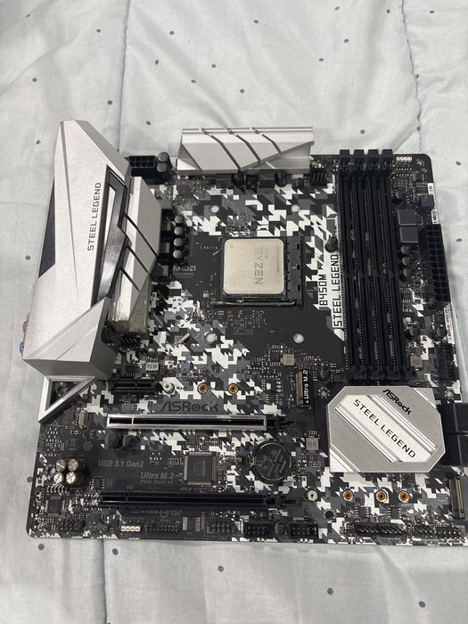 Дъно с Процесор Ryzen 5