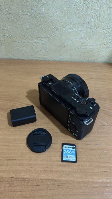 Sony ZV-E10 c 16-50mm