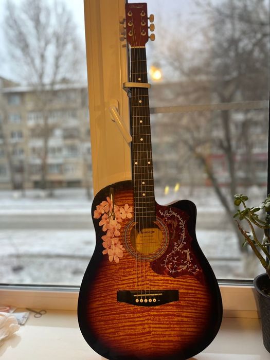 Классчиеская акустика гитара