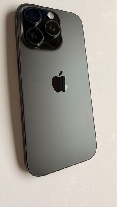 iPhone 16 Pro с гаранция 12 месеца