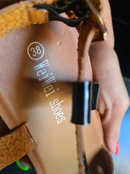 Sandale negre, din lac, marimea 38