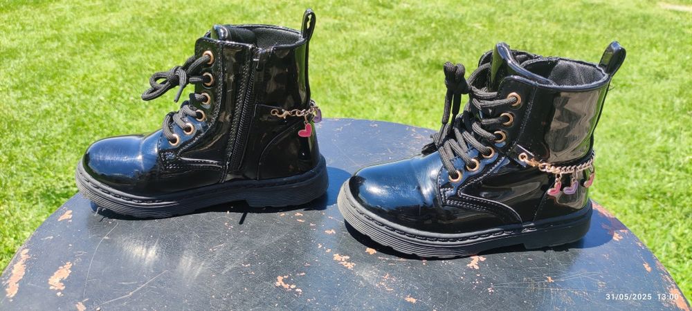 Детски лачени ботуши