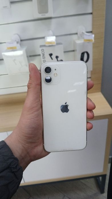 Айфон 11, 64 гигабайт