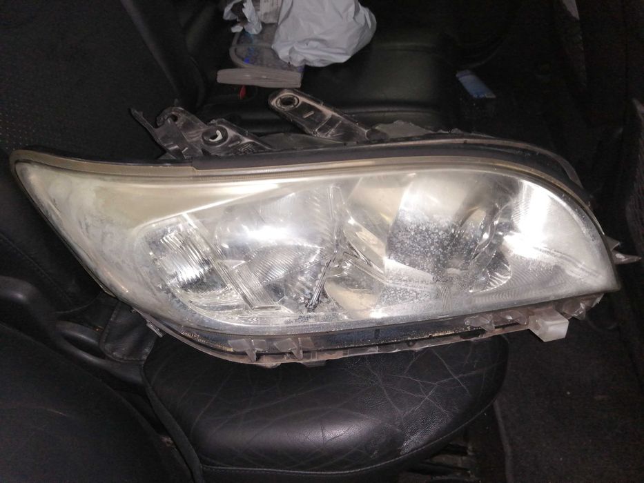 Продавам фарове за рав4