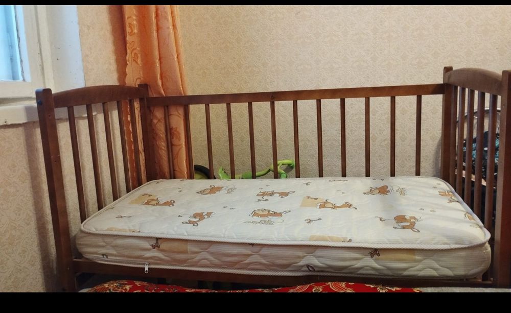Продам детскую кроватку