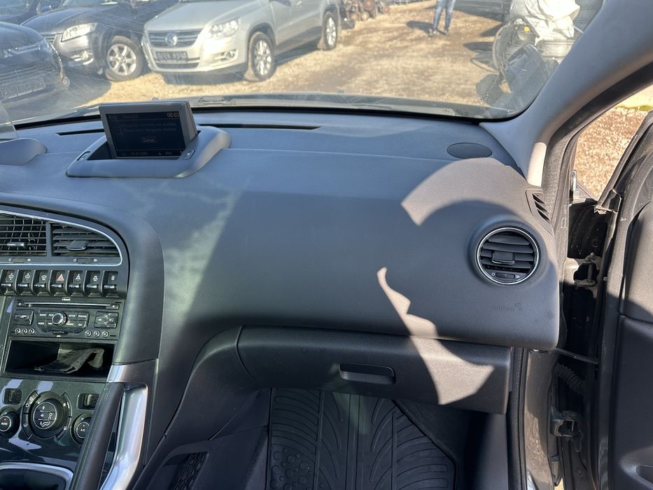 Табло със десен Airbag за Пежо 3008!