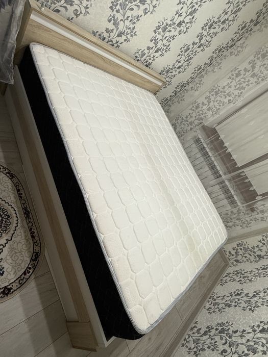 Продается кровать с матрасом