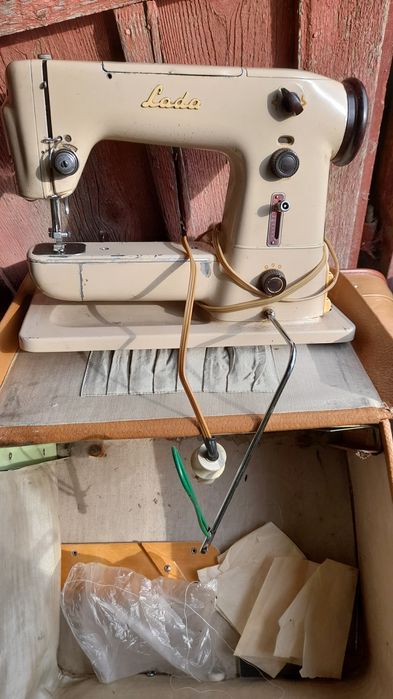 Se vinde mașină cusut SINGER..