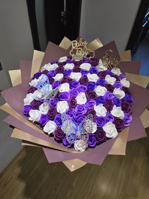 Aranjament din trandafiri de săpun