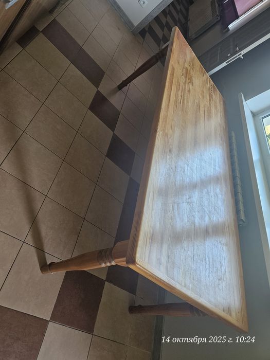 Продается Шкаф и стол