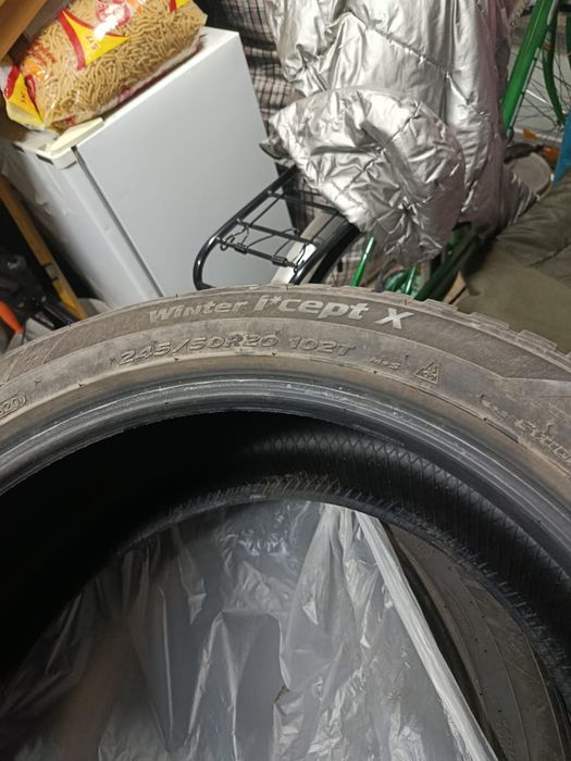 Продам шины 245/50 R20