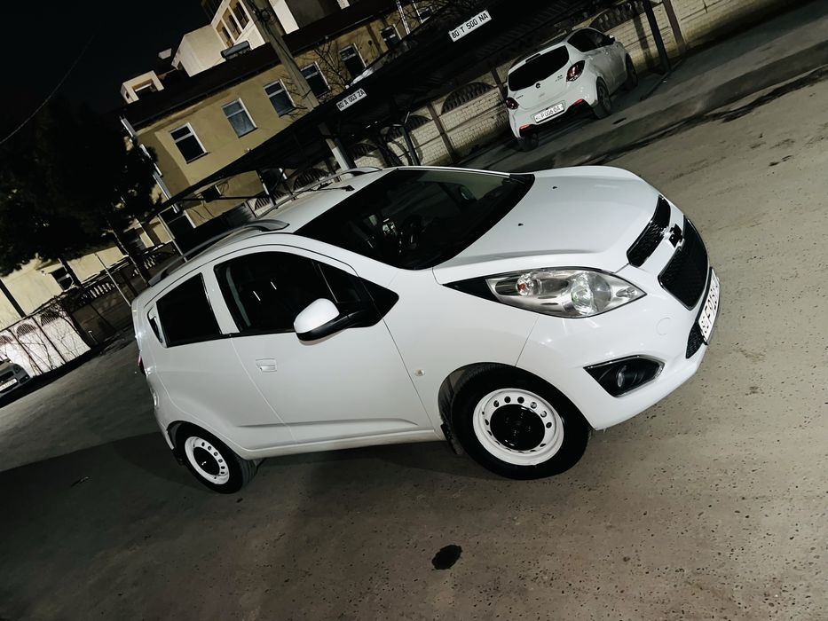 Срочно продам свой спарк в хорошем состояние год випуска 2015