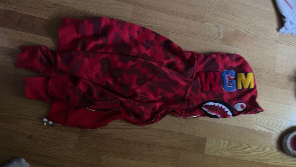 продаю кофту Bape