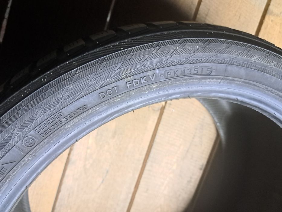 0 anvelopa 295/35 R21 Yokohama