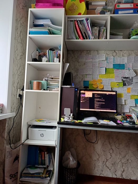 Продам шкаф для книг и стол для учёбы