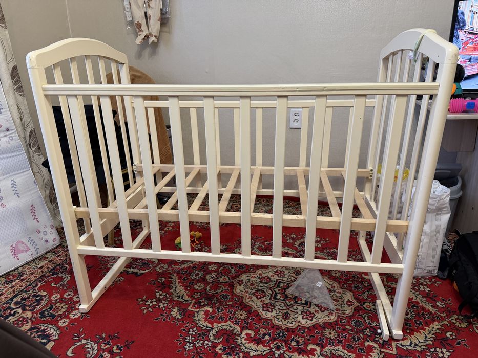 Продам детскую кроватку б/у
