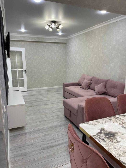 Сдается квартира в центре города возле Алайского рынка 2-й этаж 2-шка