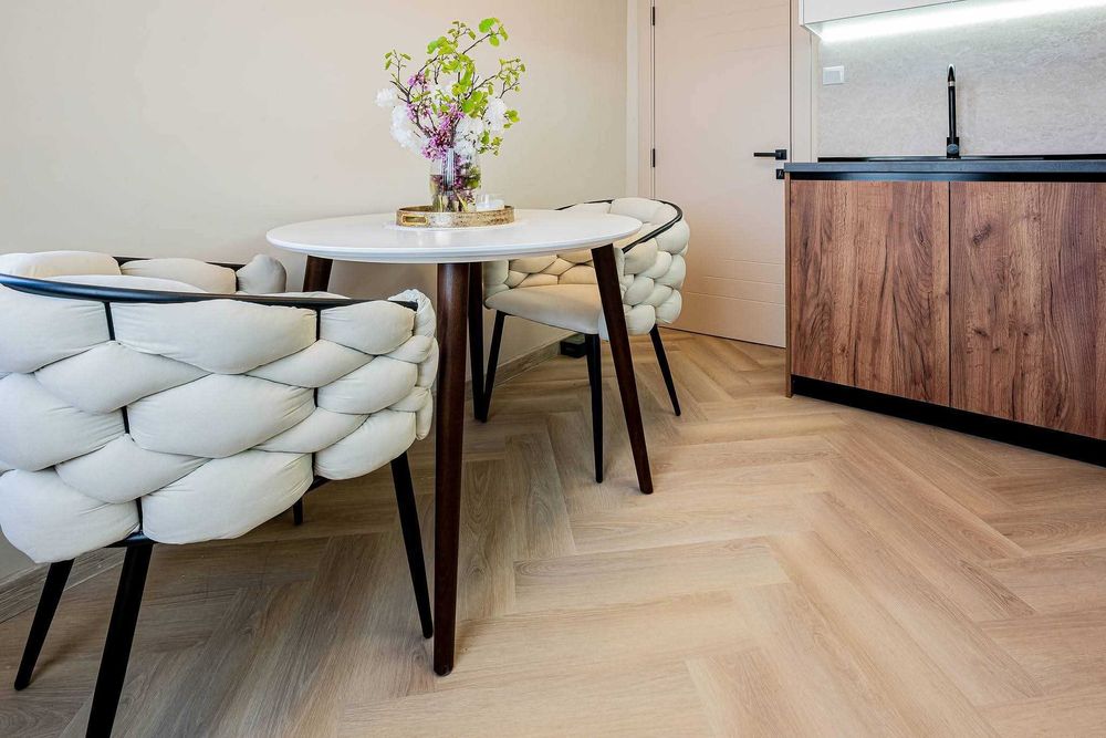 Тристаен апартамент до Станционна градина