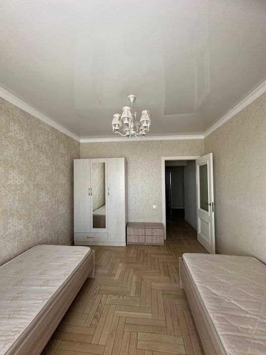 Сдается 8-ми комнатная квартира