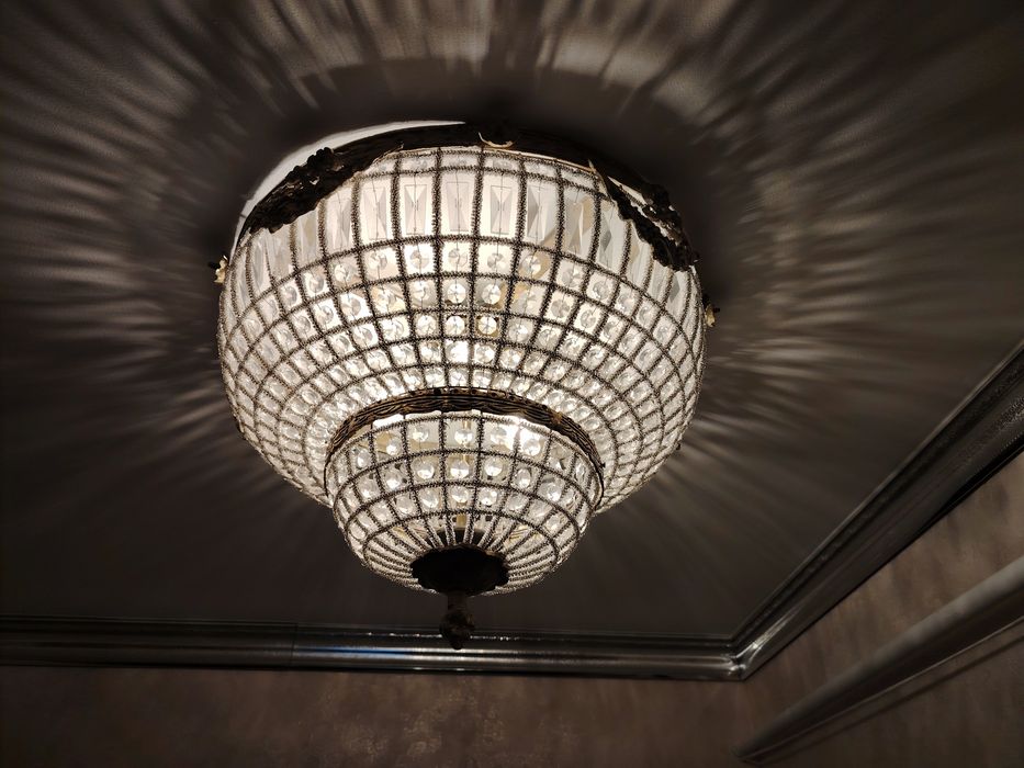 Superbă plafoniera de dimensiuni mari in stilul francez Empire cu elem