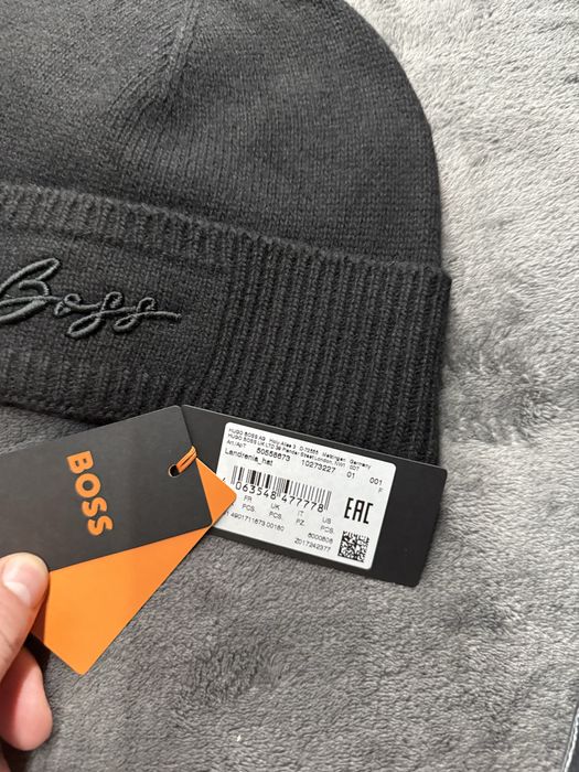 Boss caciula Landrenia neagra unisex mix lana vascoza noua originala