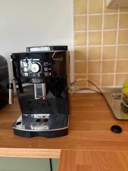 Expresor automat cafea Delonghi