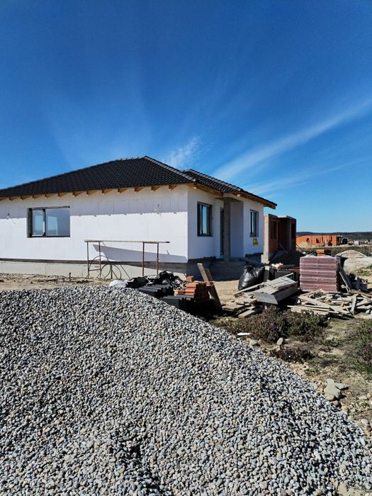 Casă cu geamuri și polistiren Oșorhei - Oportunitate unică de investiț