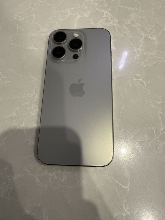 Продам Iphone 15 pro 256gb