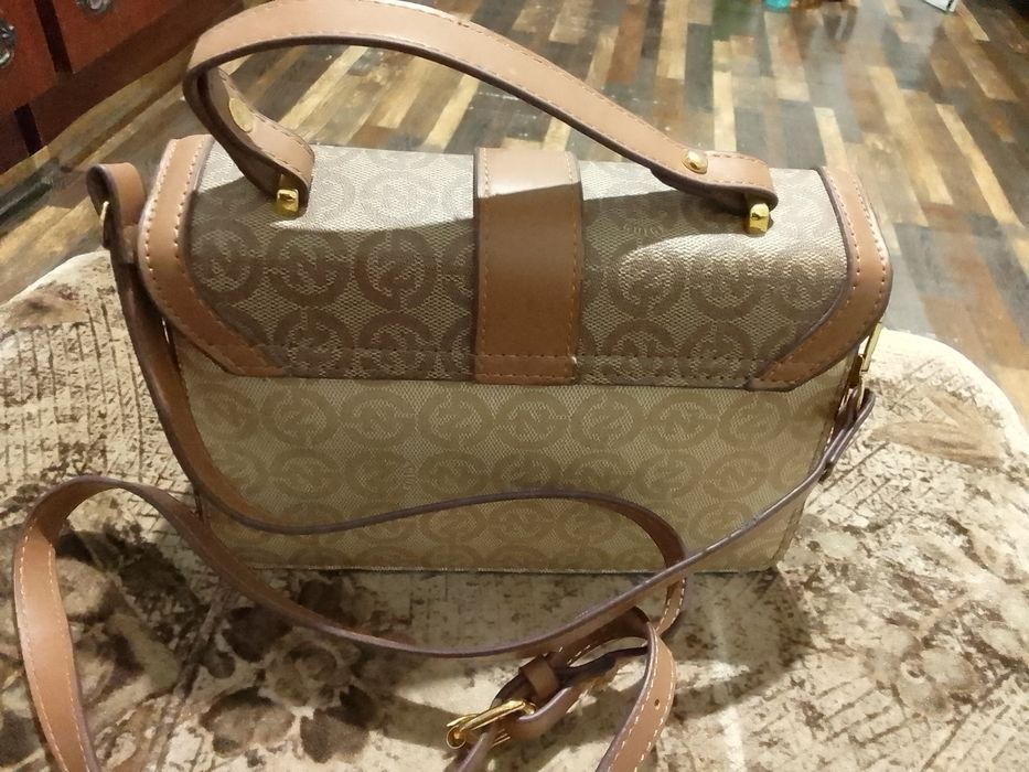 Дамска чанта, нова