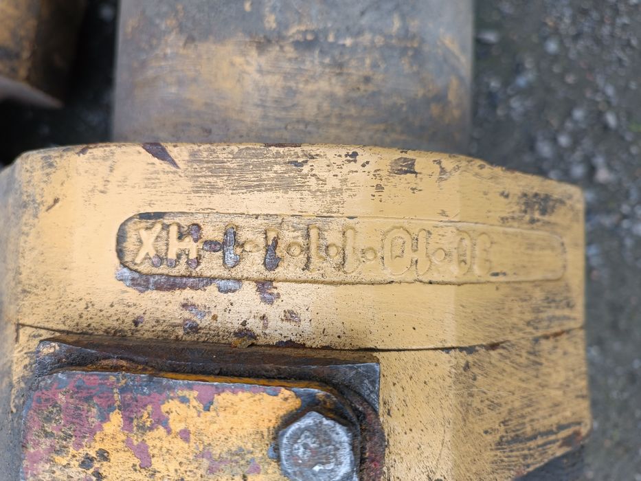 Продам гидроцилиндр  от погрузчика