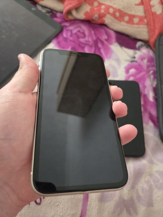 Продам iphone 11