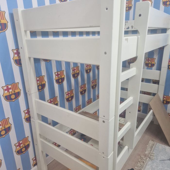 Продаю  двух этажный кровать