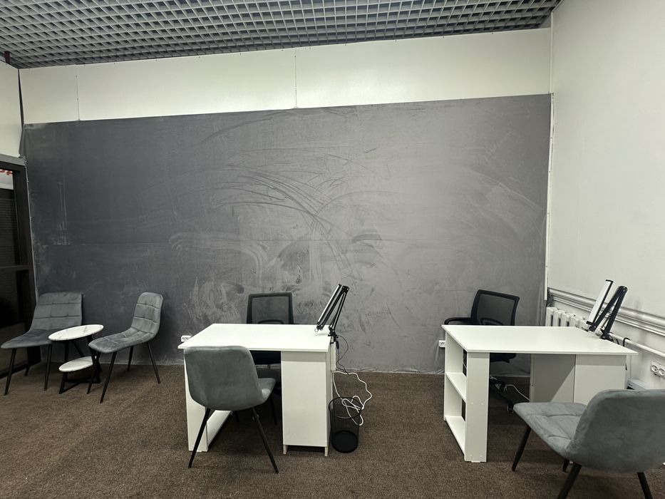 Сдам в арнеду маникюрные столы