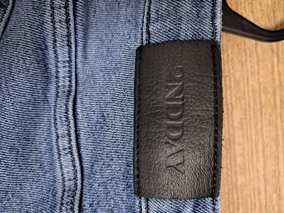 Blugi ușor elastici, mărime 38