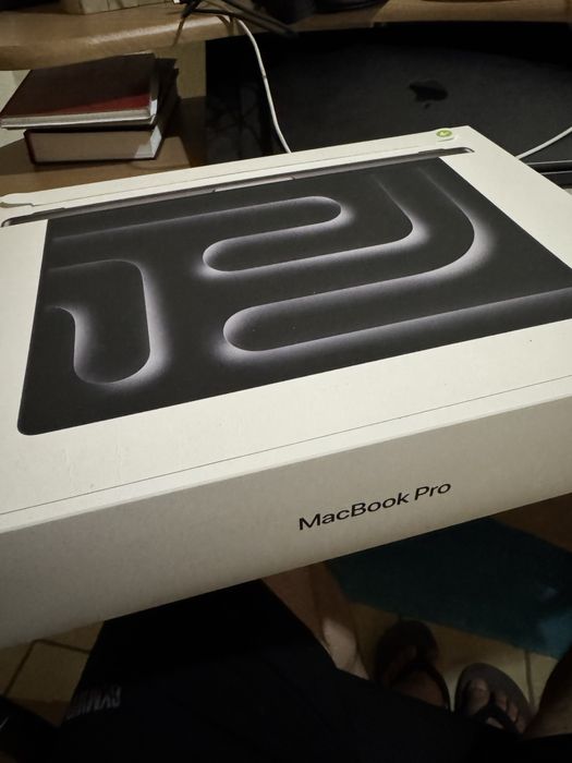 Macbook pro m3 pro 18/512gb ideal holatda. Germany
