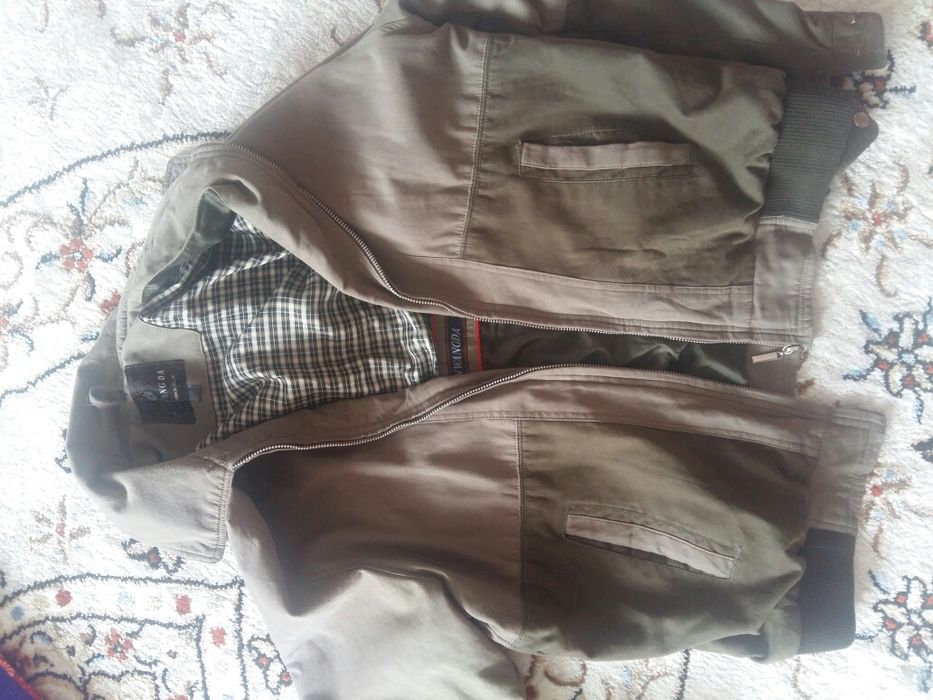 Продам куртку демисезонные