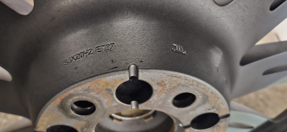 Vând jante originale Audi R20