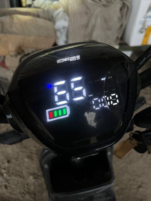 Скутер леопард max e8