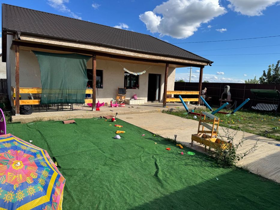 Casă de vânzare Cazasu
