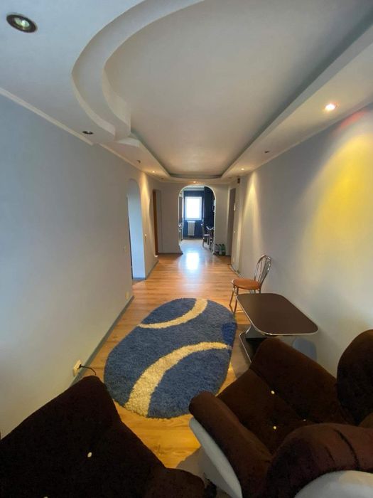 De inchiriat aprtament 3 camere