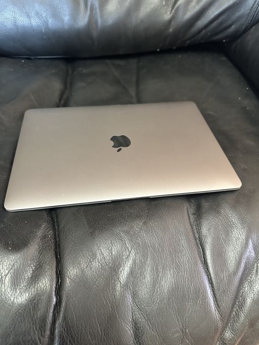 Macbook Air 2019 Impecabil Nu porneste Fara conturi Transport inclus in pret